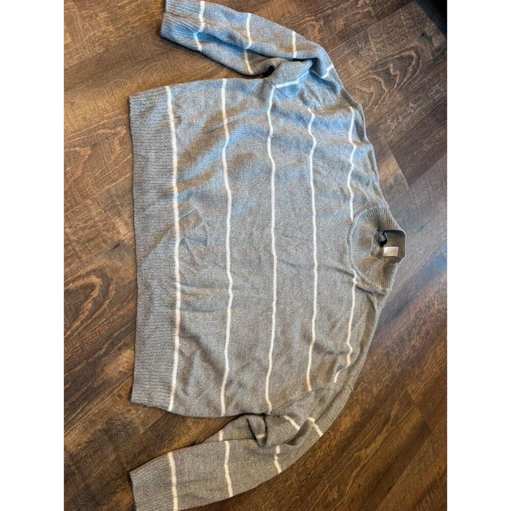 White and gray XxL crop sweater